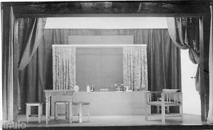 BL836 Fotokarte Vintage Card RPPC Theater Dekor Schauspielerin - Bild 1 von 1
