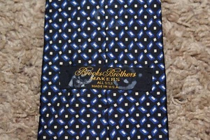 Brooks Brothers Makers Black Blue White Geometric Tie 100% Silk 3 7/8 x 58" - Picture 1 of 4