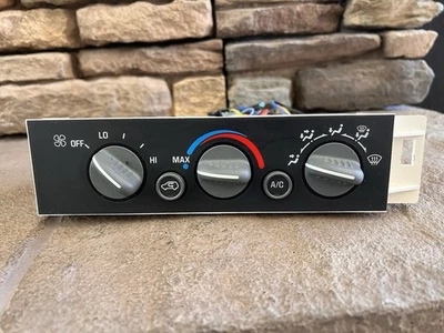 Hard To Find 1995 Chevy Truck Heater/AC Climate Control Non-Defrost PN 16233143 - Изображение 1 из 4
