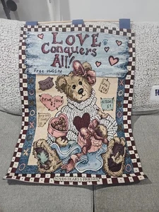 Boyd Osos y Amigos Amor Conquista Todo Tapiz Colgante de Pared De Colección - Imagen 1 de 7