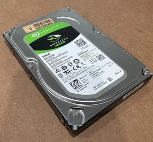 LOT 8! Seagate BarraCuda 500Gb 7.2K SATA III 6Gb/s 3.5" Hard Drives - TESTED - Afbeelding 1 van 3