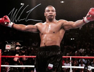 Fotografía Mike Tyson Leyenda del Boxeo Firmada 11x14 BECKETT (COLECCIÓN GRADUAL) - Imagen 1 de 4