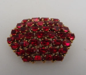 Neugablonz: Gewölbte Brosche um 1950 Granat Swarovski Elements (36285) - Picture 1 of 4