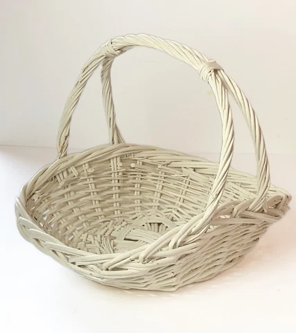 VTG Large White Wicker Basket 18"L - 13"W- 15"H Double Handle Gathering Magazine Cover