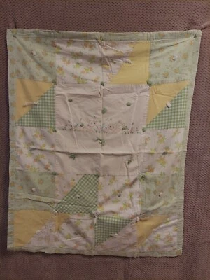 Edredón bebé vintage verde y amarillo bordado Foto 1 de 4