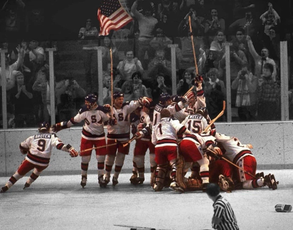 1980 Miracle on Ice USA HOCKEY 16x20 Photo Olympics Celebration Spotlight Poster - Image 1 of 1