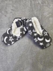 Neu Art Class Kinder Gripper Bottom Hausschuhe grau mit Stern & Mond Design Größe M/L - Bild 1 von 2