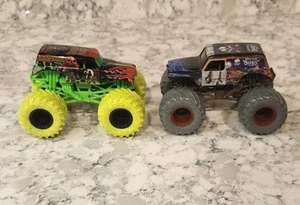 Monster Jam Zombie Invasion Grave Digger & Son Uva Digger - Picture 1 of 4