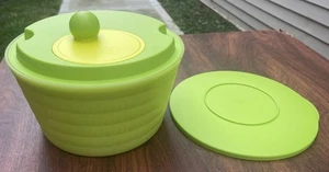 TUPPERWARE SPIN N SAVE SALAD SPINNER GREEN - Picture 1 of 10