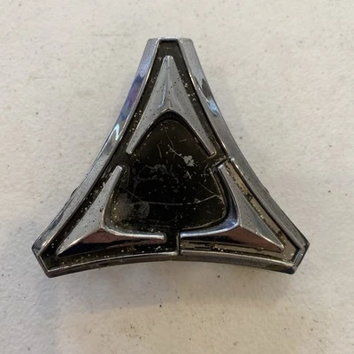 Dodge 1963 emblema de cubierta de bloqueo de maletero 2255533 330 440 Polara 500 Max Wedge Foto 1 de 4