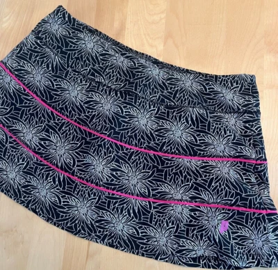 FALDA TENIS PRINCESA NEGRA ROSA Y BLANCA FLORAL CON PANTALONES CORTOS TALLA S Foto 1 de 4