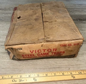 12 Vintage Victor Steel Game woodstream No 1 Long Spring Traps Newhouse Sealed! - Picture 1 of 5
