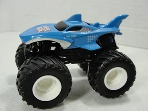 Hot Wheels Monster Jam Shark Wreak 1:64 Monster Truck - Bild 1 von 5