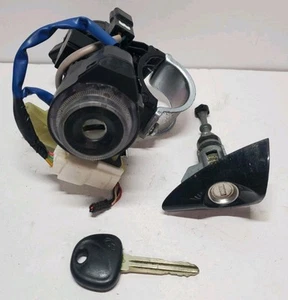 2011-2016 Hyundai Elantra Sedan Ignition Switch Housing Assembly Door Lock Key - Picture 1 of 9