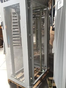 Rack serveur RITTAL TS 8 - DK 7831.446 482,6 mm (19") 200X101,5X80 COUVERCLES MANQUANTS - Photo 1/1