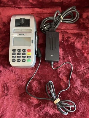 FIRST DATA fd100ti MERCHANT TERMINAL CARD READER - Image 1 of 4