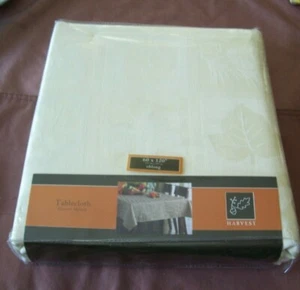 Paño de mesa Harvest Melody 60"" x 120"" crema nuevo en paquete - Imagen 1 de 3