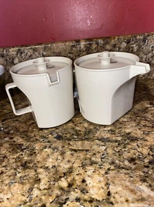 VINTAGE TUPPERWARE CREAMER SUGAR SET push Button Lids #1415 - Picture 1 of 4