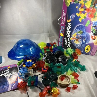 Learning Resources Motorized Gears Gearbotics Sonic Space Station Set H4 - Image 1 of 4