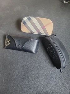 3 Glas-/Sonnenbrillenetuis. Burberry, Ray Ban, Maui Jim - Bild 1 von 8