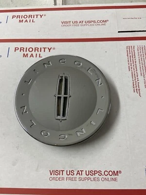 Lincoln Town Car 2006-2011 OEM tapa central cromada P/N 8W13-1A096-AA # 51 Foto 1 de 4