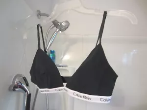 NWOT women's wireless bra Calvin Klein black/white trim - Picture 1 of 10