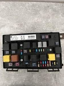 Opel Zafira B 2006 Fuse module 13206746 5DK008668-52 - Picture 1 of 6