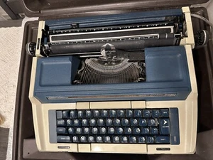 Elektrische Schreibmaschine Smith Corona Coronamatic 2500 SELTEN BLAU mit Koffer & Schlüssel! - Bild 1 von 9