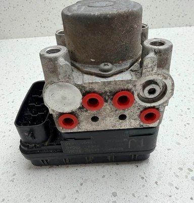 2002-2003 Toyota Camry ABS brake pump w module 44510-33080 & 89541-33060 oem Foto 1 de 4