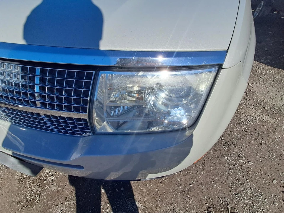 Used Left Headlight Assembly fits: 2007 Lincoln Mkx halogen w/o adaptive headlam - Image 1 of 4
