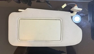2008-2013 Nissan Altima Coupe Sun Visor passenger side (gray - lighted) - Picture 1 of 4