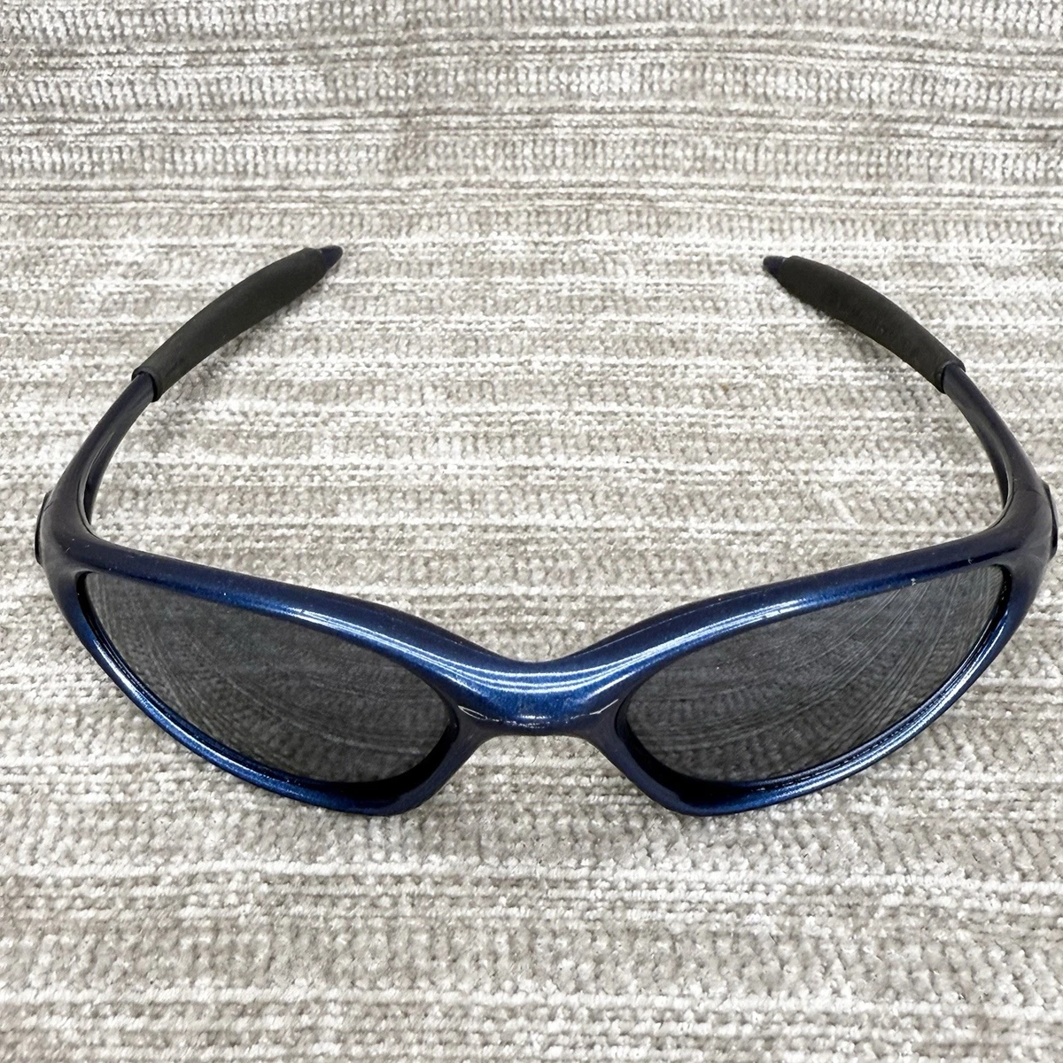 oakley minute eyewear y2k　ソフトケース付き Oakley Minute 1.0: Matte Black Y2K Wrap Sunglasses – Rare