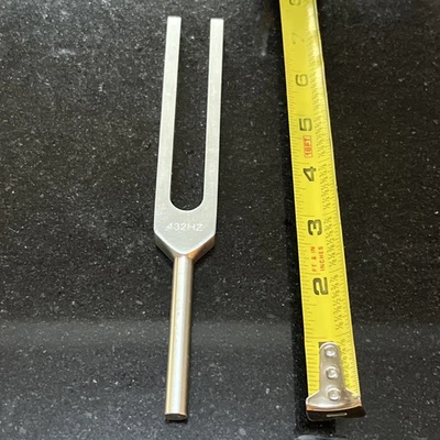 Tenedor de afinación de mango largo de 432 Hz para curación y música Foto 1 de 4