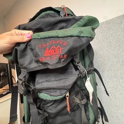 Mochila de Senderismo REI Traverse Nueva Estrella 70L Marco Interno Equipo Gorpcore De Colección Foto 1 de 4