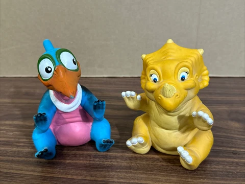Lot of 2 Vintage 1988 Land Before Time Pizza Hut Rubber Hand Puppets Cover