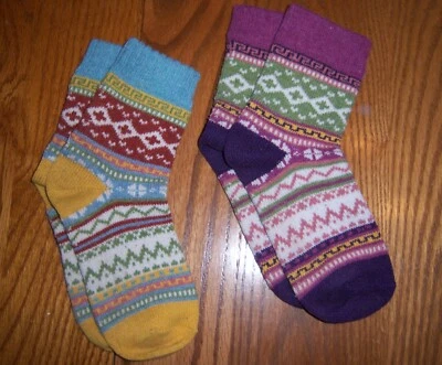 Dos pares de calcetines EDDIE BAUER coloridos con estampado azteca talla 7-9 Foto 1 de 3