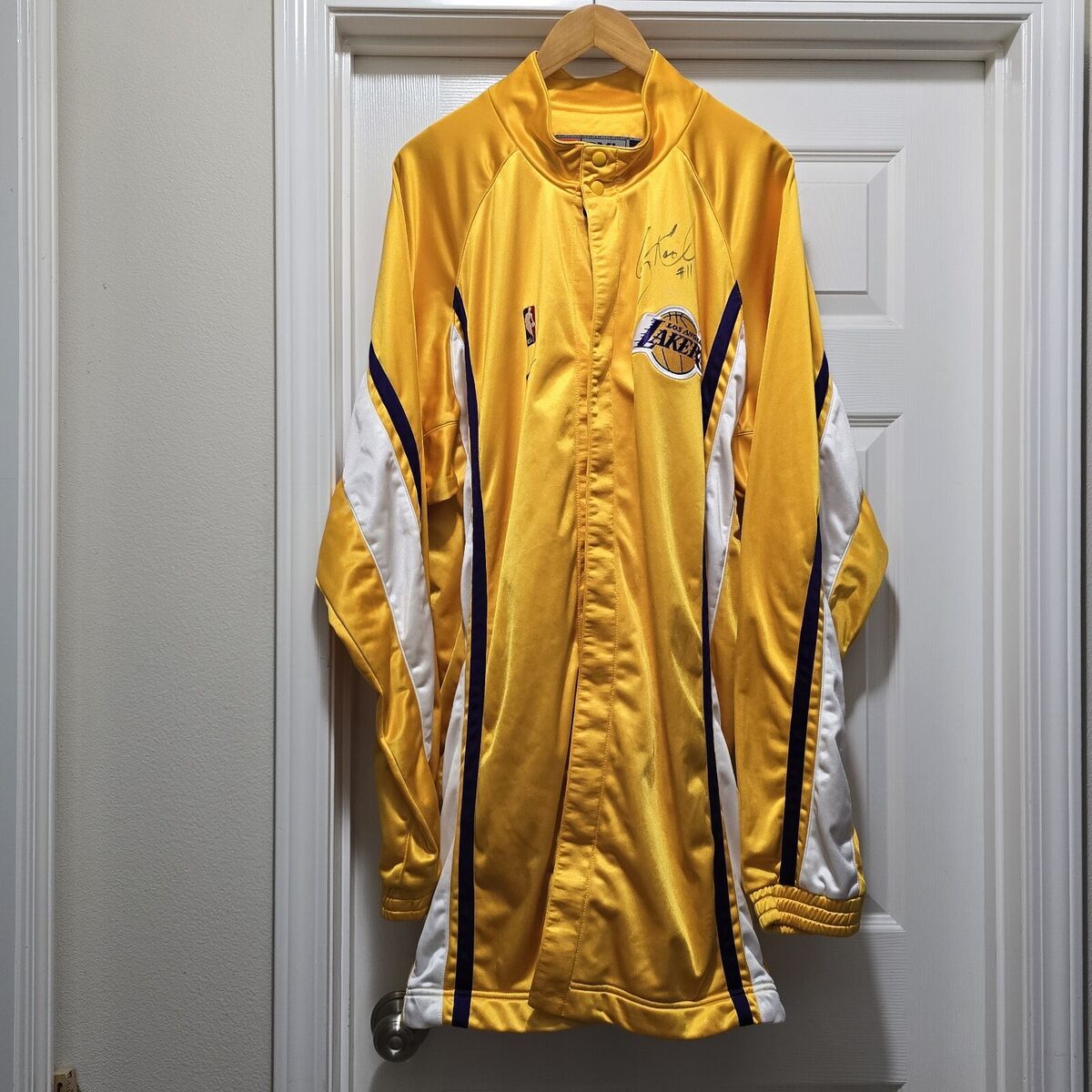 Nike Men's NBA Jackets for sale | eBay Nike Men's NBA Jackets for sale | eBay