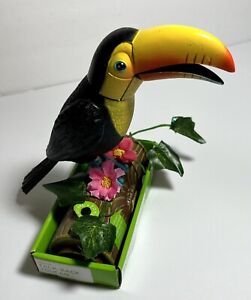 NEW INTERACTIVE TALKING TOUCAN BIRD/PARROT, MOVES BEAK AND REPEATS WHAT YOU SAY