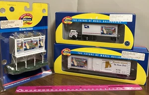 VERSIEGELT 3 (drei) Stk. USPS Traktor Anhänger, Kastenwagen, Werbetafel. Rhode Island HO - Bild 1 von 11