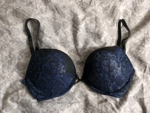 SUJETADOR DE INMERSIÓN VICTORIA SECRET BOMBSHELL 34B patrón floral púrpura medianoche - Imagen 1 de 6
