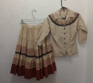 Conjunto Camisa Falda Texturizada Mod Vintage Años 70 Dolores Resort Wear Nativa Boho Pequeña - Imagen 1 de 15