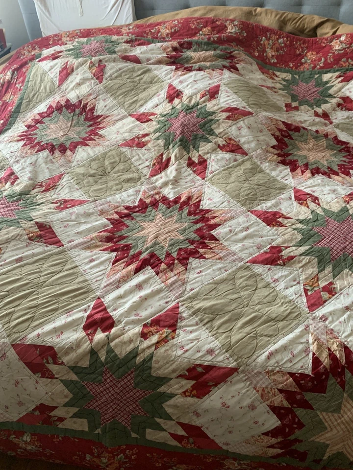 Colcha de retalhos vintage década de 1990 estrela do campo vermelha floral 88” X 96” - Imagem 1 de 4