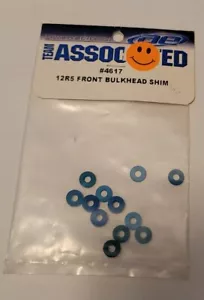 Team Associated Front Schott Shim Rc12r5 blau eloxiert RC Hardware 4617 - Bild 1 von 1