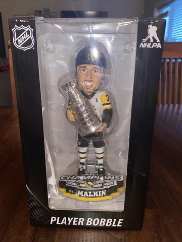 Evgeni Malkin Pittsburgh Penguins BobbleHead 2017 Stanley Cup Trophy Edition Cover