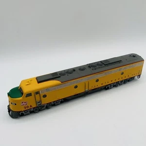Life-Like 30A HO Scale The Milwaukee Road Locomotive Lighted Wont Run See Video - Picture 1 of 15