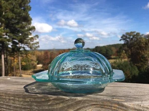 Vintage Light Aqua Blue Federal Madrid Glass Candy Dish With Lid - Bild 1 von 3