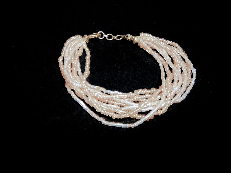 Filigranes Armband aus rosa Glasperlen mehrreihig  Fair Gehandelt - Bild 1 von 1