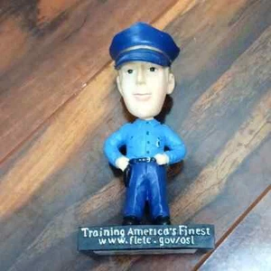 Figura de policía de 5" Bobblehead policía uniforme azul policía - Imagen 1 de 6