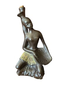 Scultura Vintage Africana Donna con Tamburo – Busto Decorativo con Gonna e Anfor - Picture 1 of 6