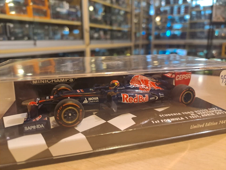 SCUDERIA TORO ROSSO VERSTAPPEN 1ST F1 TEST ADRIA 2012 1/43 MINICHAMPS 417 149933 - Photo 1/1